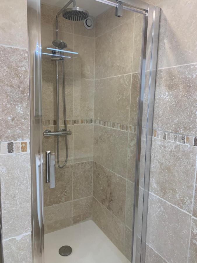 La Venturonne Appartement Neuf Rez De Jardin 45 M2 Vue Mer Et Vignes 10 Mn Des Plages Le Beausset Esterno foto