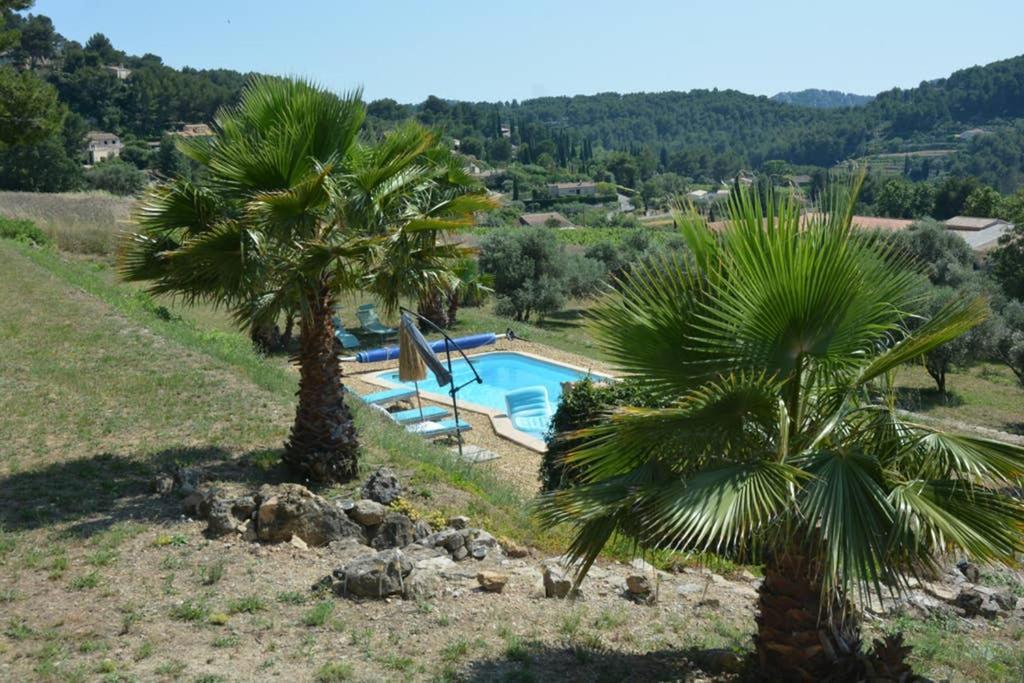 La Venturonne Appartement Neuf Rez De Jardin 45 M2 Vue Mer Et Vignes 10 Mn Des Plages Le Beausset Esterno foto