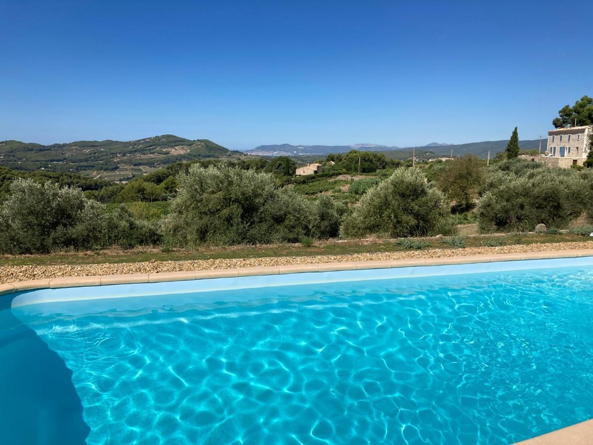 La Venturonne Appartement Neuf Rez De Jardin 45 M2 Vue Mer Et Vignes 10 Mn Des Plages Le Beausset Esterno foto
